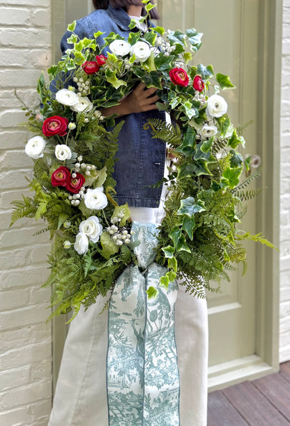 Cottage Garden Ivy & Ranunculus Wreath